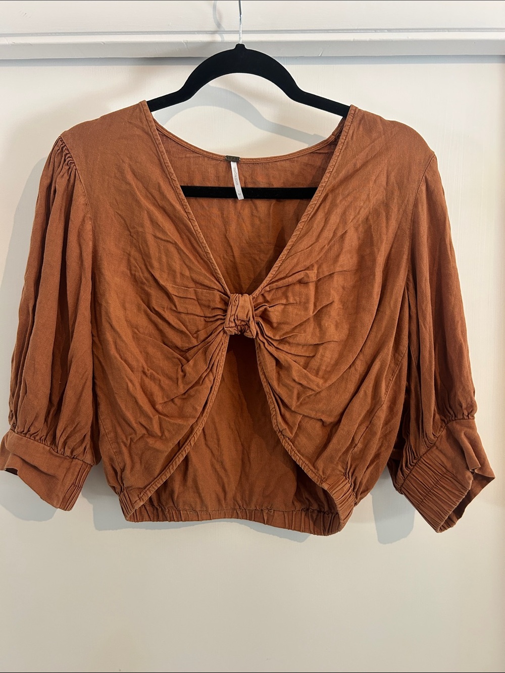 YFB Tie-Front Puff Sleeve Blouse in Rust Brown Size M